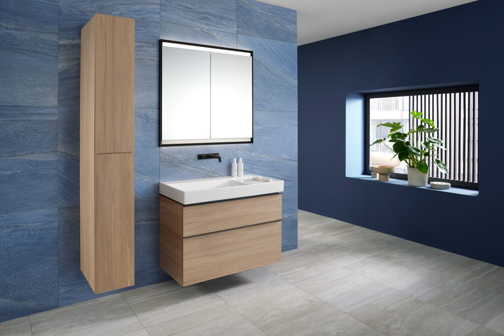 Geberit ONE SPS, Comf.Light, 2 Türen, UP-Mont 90x90x15cm, schwarz matt/alu. plvb
