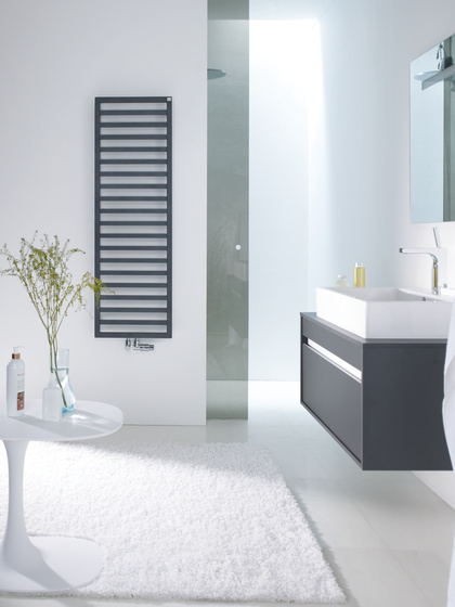 Zehnder Design-HK Quaro QA-140-030 1403x30x300 Inox Look