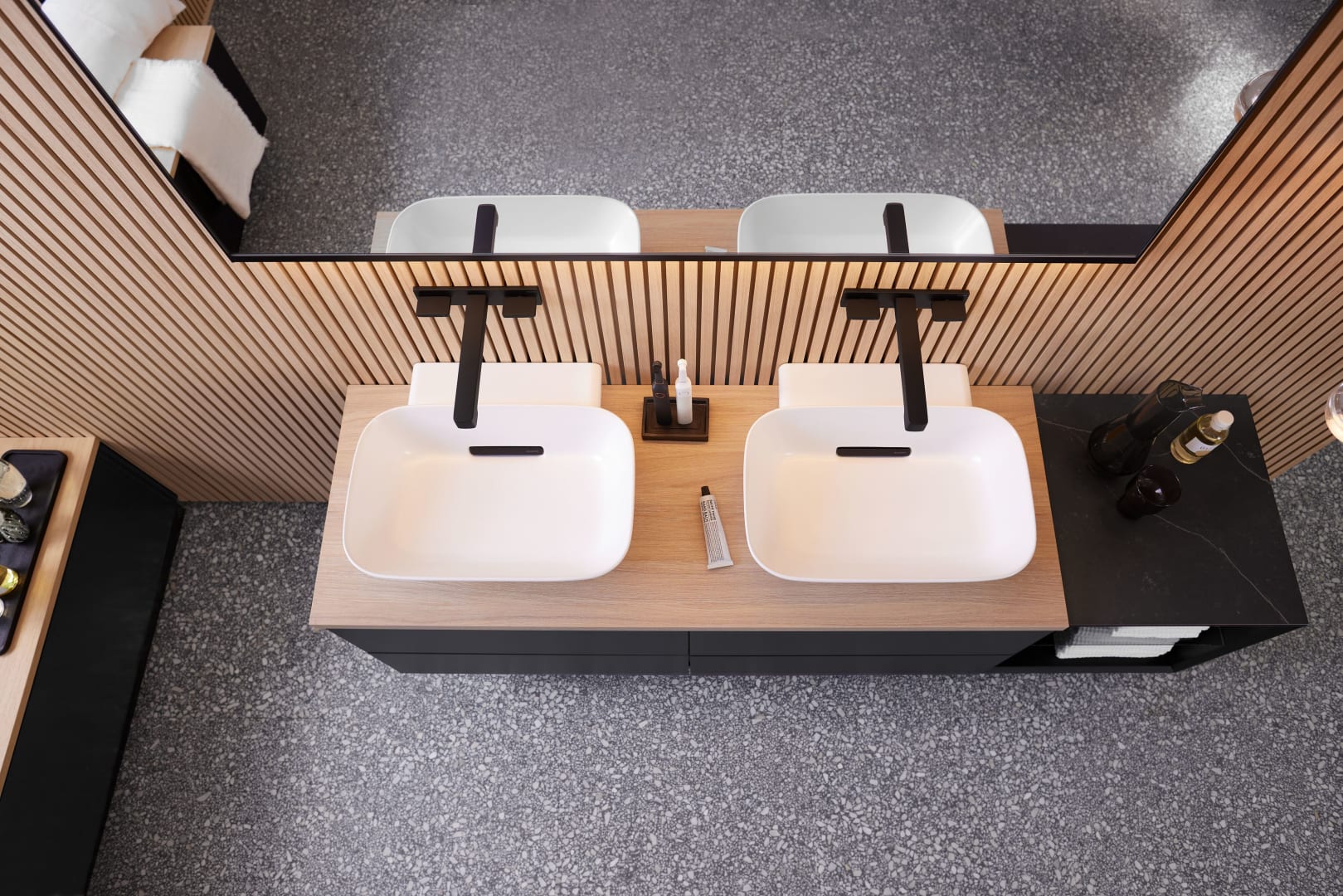 Geberit ONE Ablaufblende mit Kammeinsatz Magnetbefestigung, schwarz matt, Etc