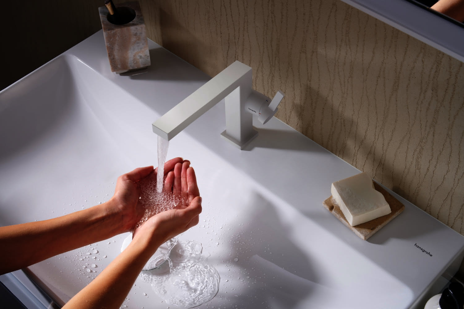 Hansgrohe WTM 110 Tecturis E Fine CoolStart mit Push-Open Ablaufgarnitur MW