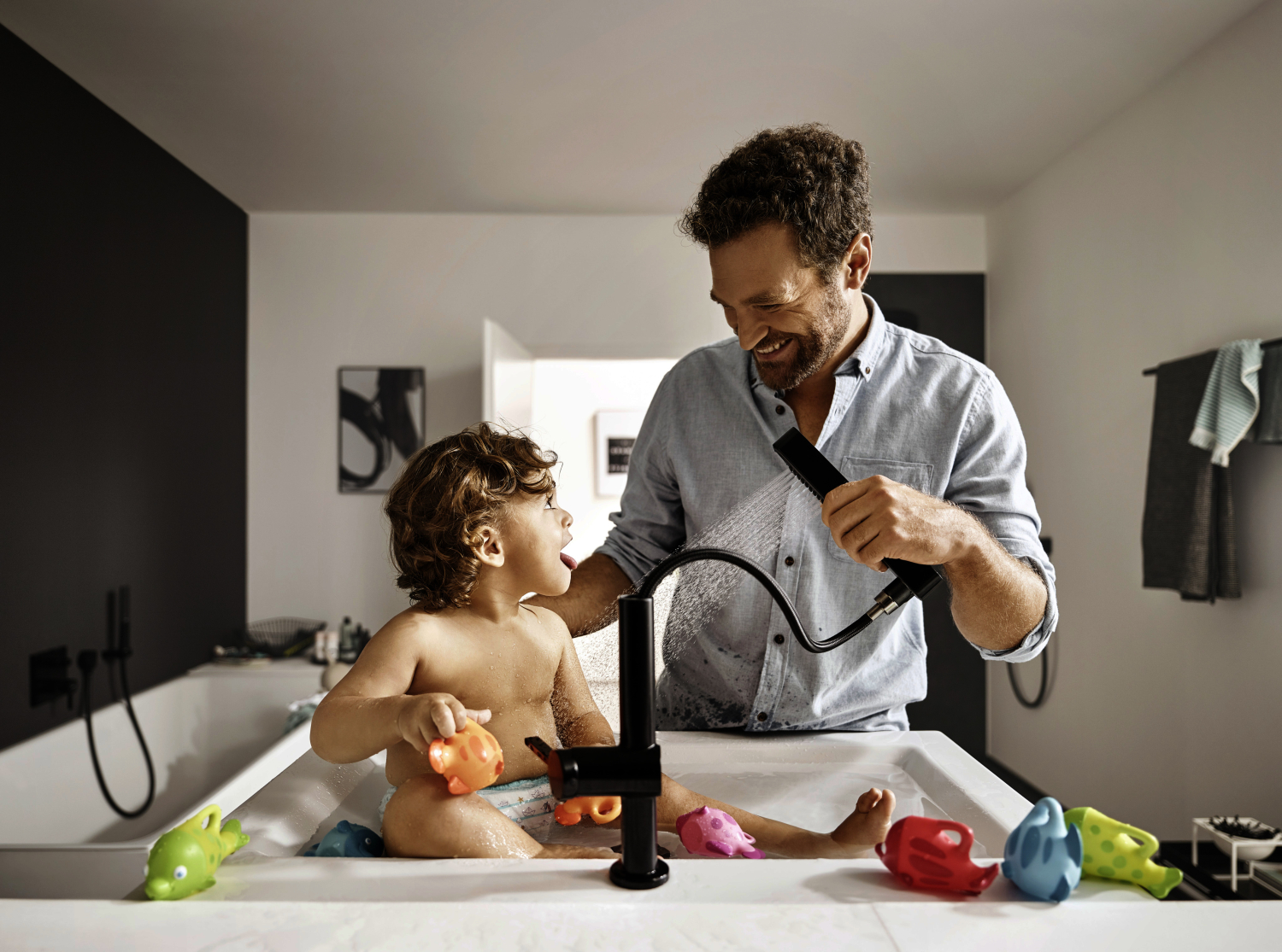 Hansgrohe Waschtischmischer 230 Finoris Ausziehbrause 2jet mattschwarz