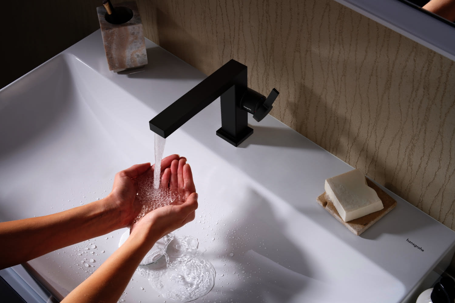 Hansgrohe WTM 110 Tecturis E Fine CoolStart mit Push-Open Ablaufgarnitur MSW
