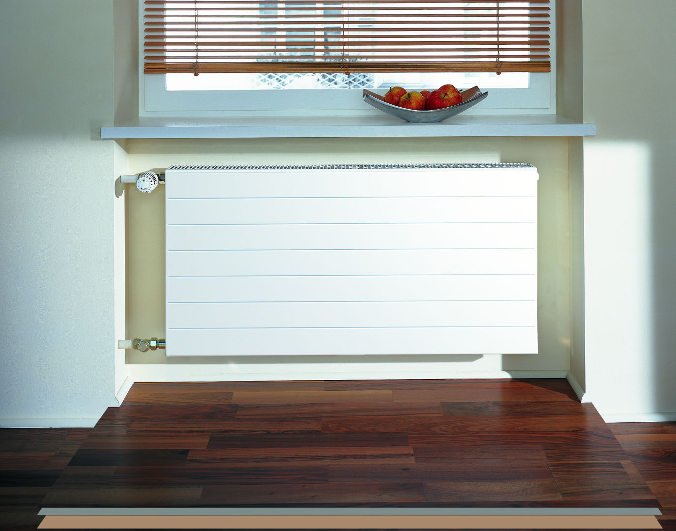Kermi x2 Line-K-DIN T22 559x102x1005 QN1460, RAL9016, 10bar, m.Abd, BK