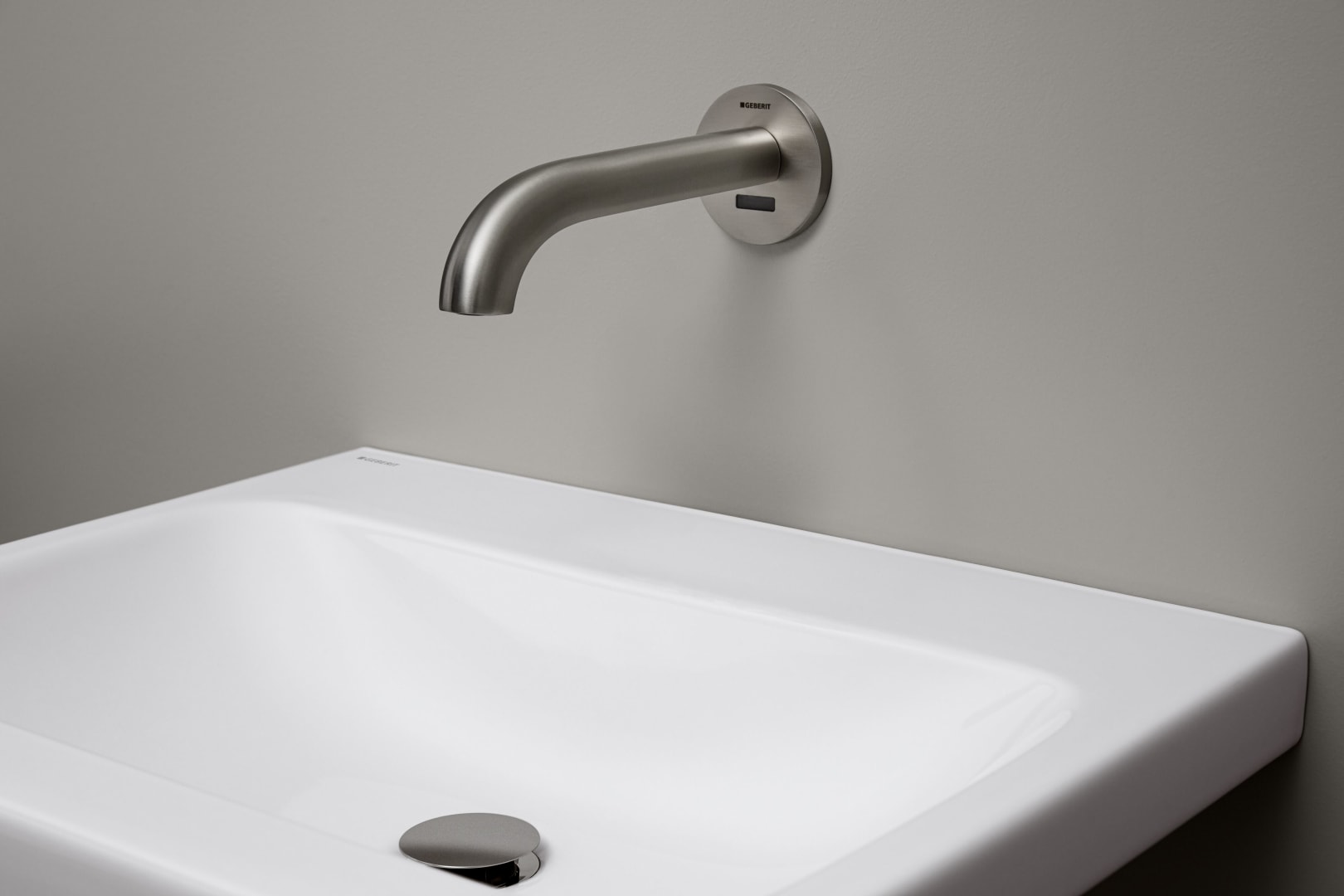 Geberit Piave WT-Arm., Wandmontage, Batterie f. UP-Funkt.Box, Therm.Mi.,L:17cm, edst.