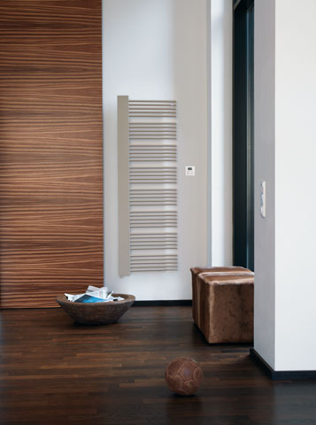 Zehnder Design-HK Yucca Cover elektrisch YPER-150-60/GD 1560x100x582, RAL 9005