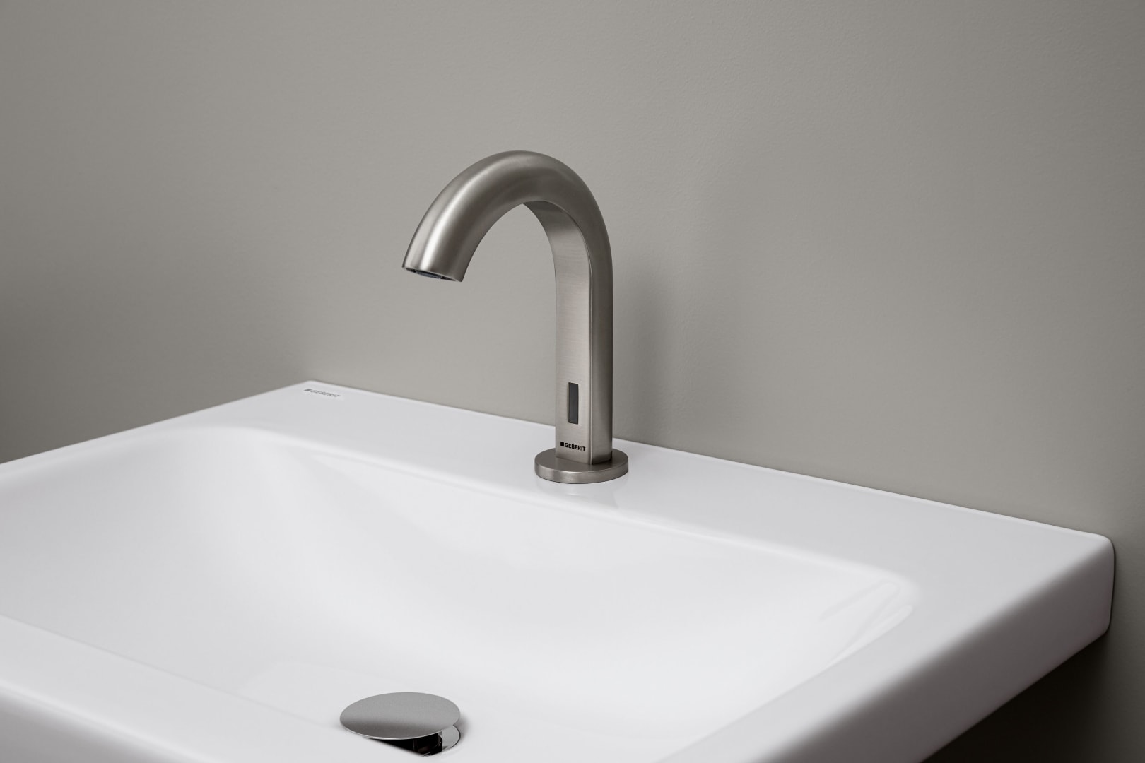Geberit Piave WT-Arm., Standmontage, Netz mit AP-Funkt.Box, m.Therm.Misch., edst.g