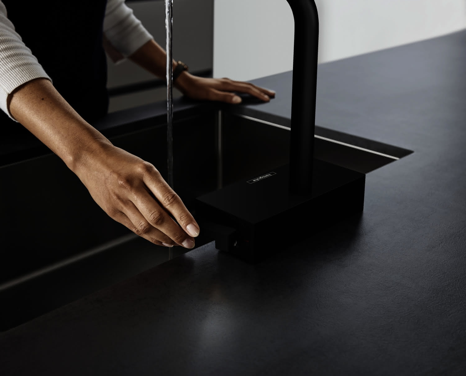 Hansgrohe Spültischmischer 250 Aquno Select M81 Ausziehauslauf 2jet sBox mattschwarz
