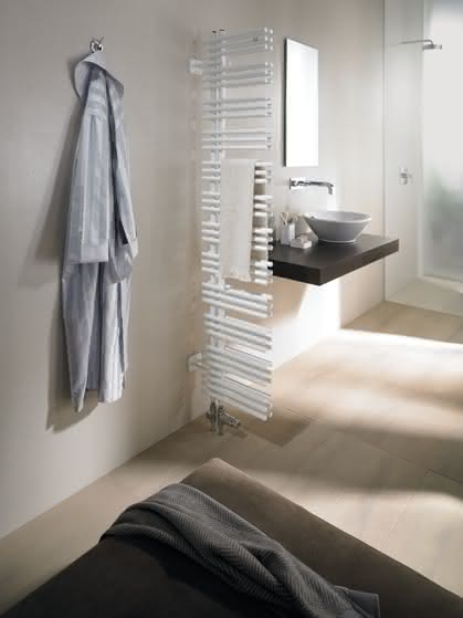 Zehnder Yucca RAL 9016 BH=1736/BL=578mm YAD 170-060 doppellagig