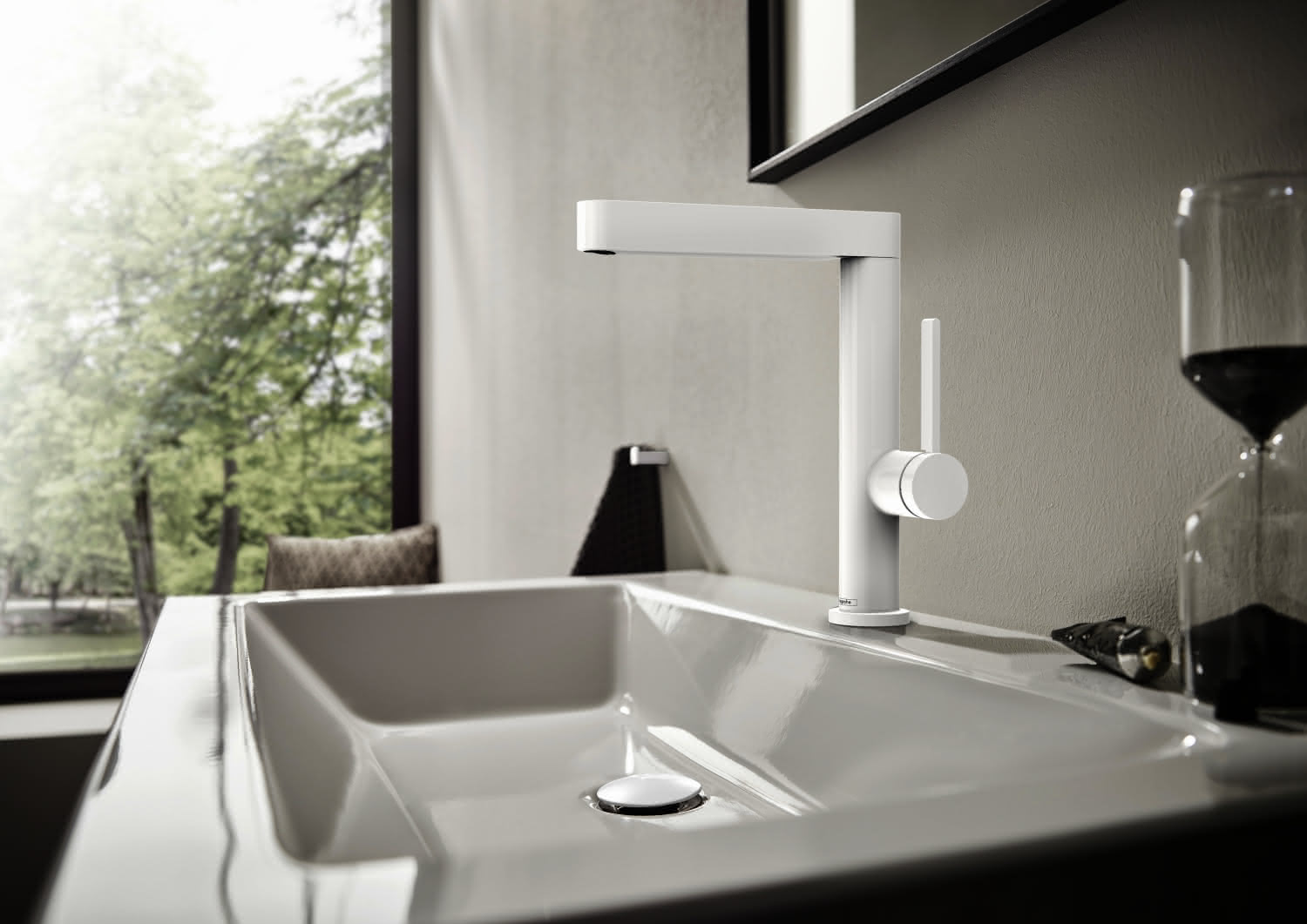Hansgrohe Waschtischmischer 230 Finoris Schwenkauslauf mattweiss