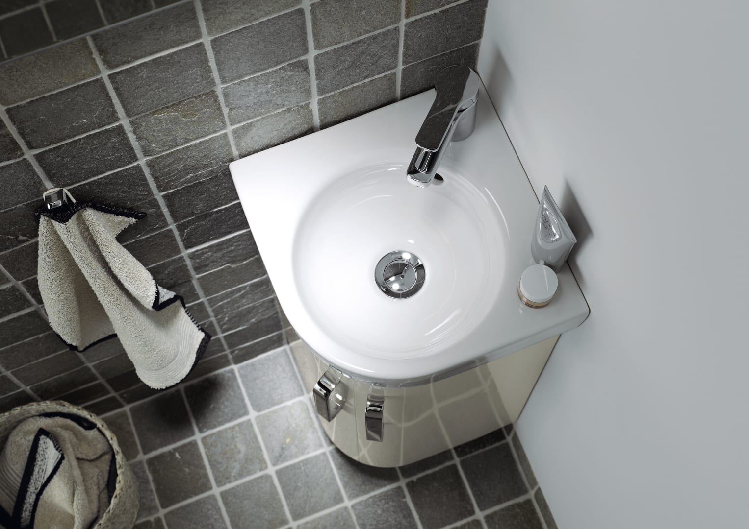 Geberit Renova Compact Eck-HWB, 45x39,5cm m. Hl., m. Ül., weiß, KeraTect