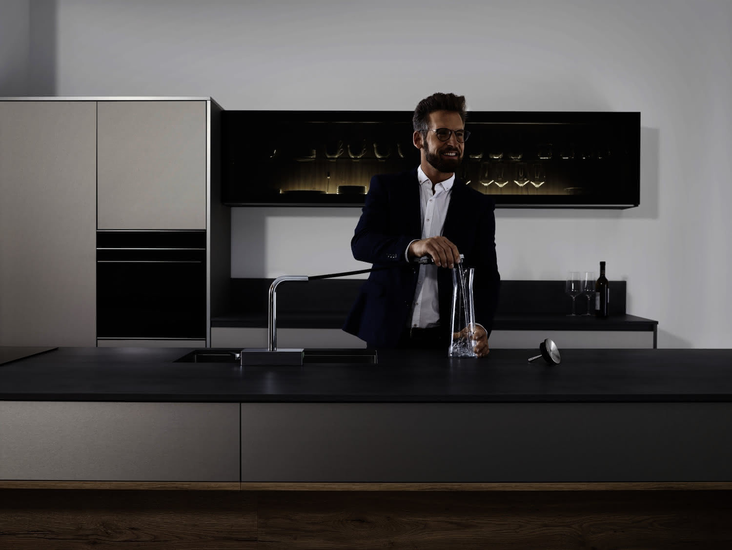 Hansgrohe Spültischmischer 250 Aquno Select M81 Ausziehauslauf 2jet chrom