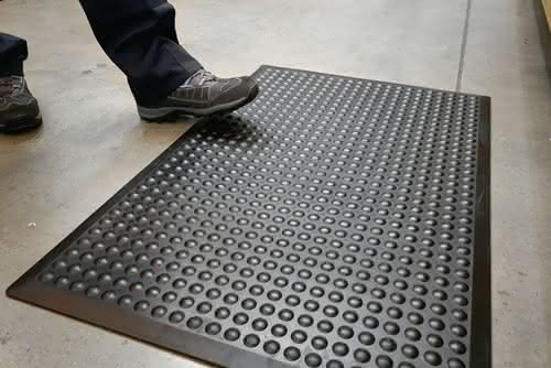 Arbeitsplatzbodenbelag Fertigmatte L1200xB900xS14mm schwarz SBR-Gummi COBA Arbeitsplatzbodenbelag Fertigmatte L1200xB900xS14mm schwarz SBR-Gummi COBA