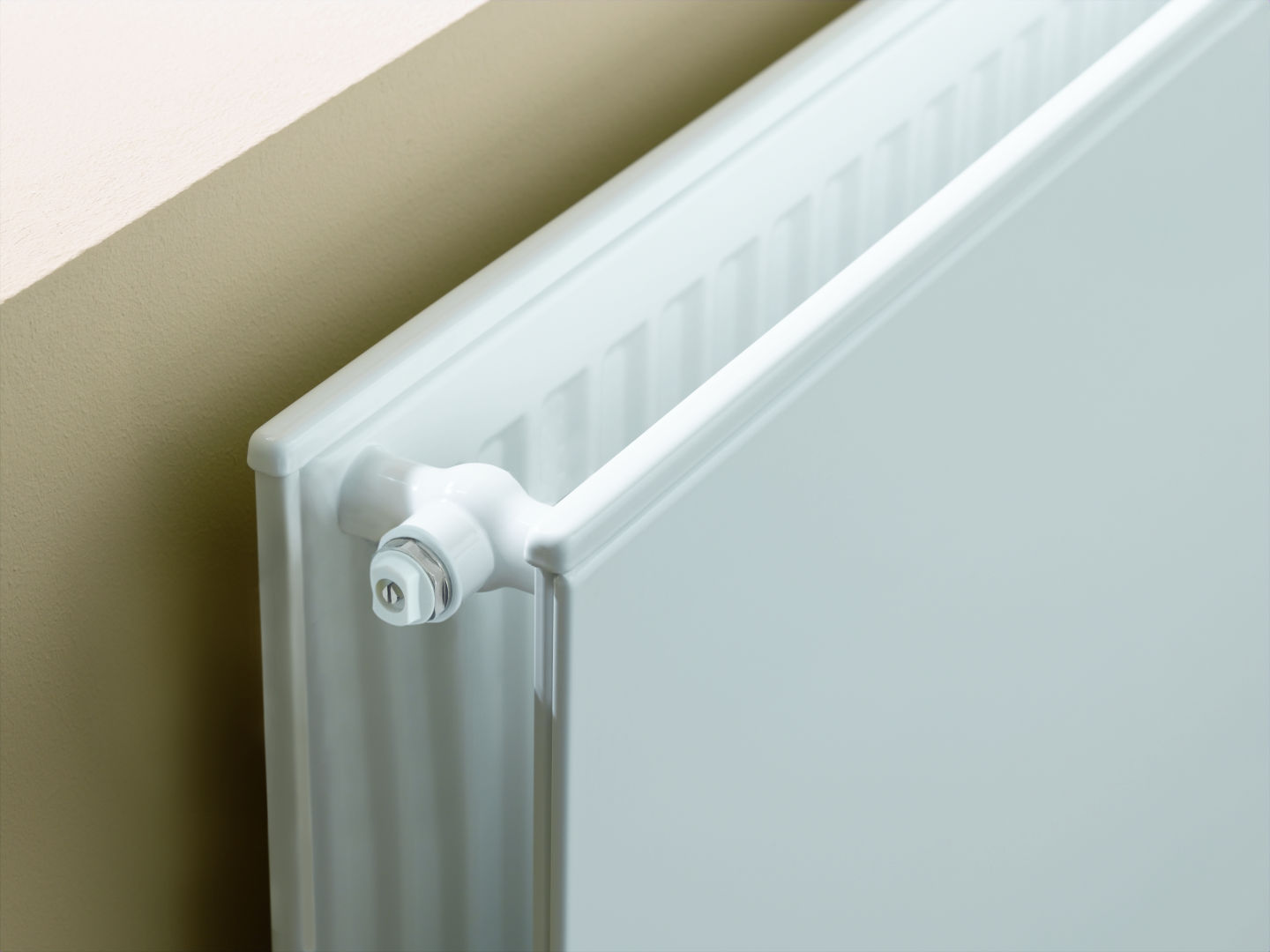 Kermi x2 Plan-V Hyg T20 905x102x2005 QN2663, RAL9016, 10bar, Vent.re,o.Abd,BK