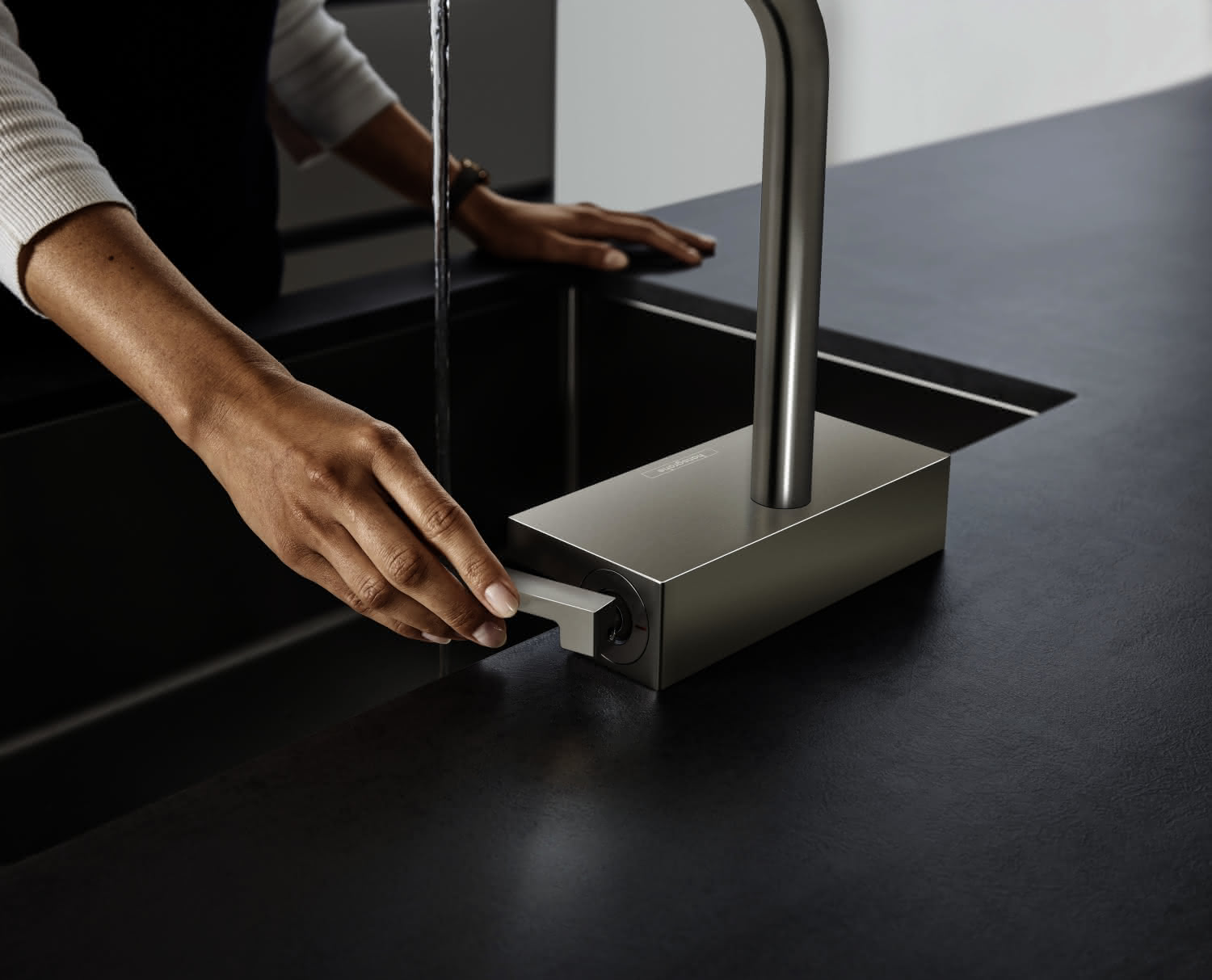 Hansgrohe Spültischmischer 250 Aquno Select M81 Ausziehauslauf 2jet steel