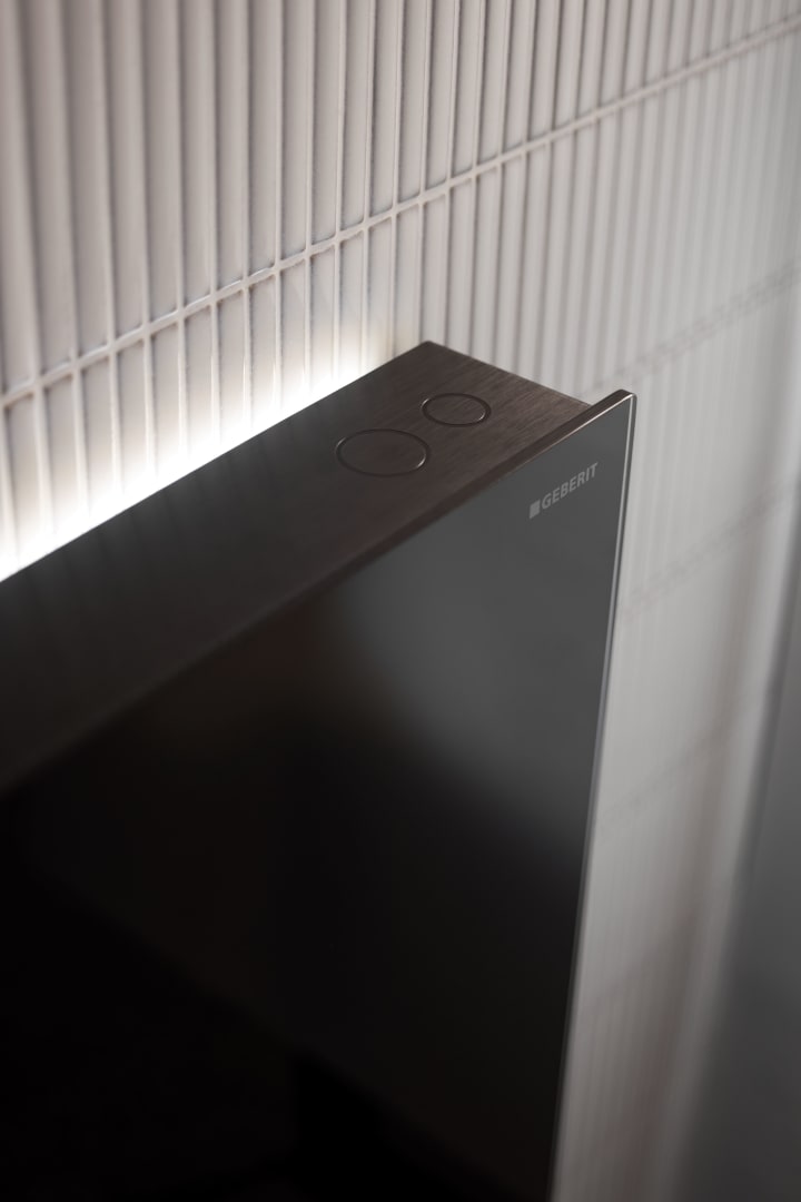 Geberit Monolith Plus Sanitärmodul f. WWC 114cm, Glas schwarz / alu. schwarzchrom