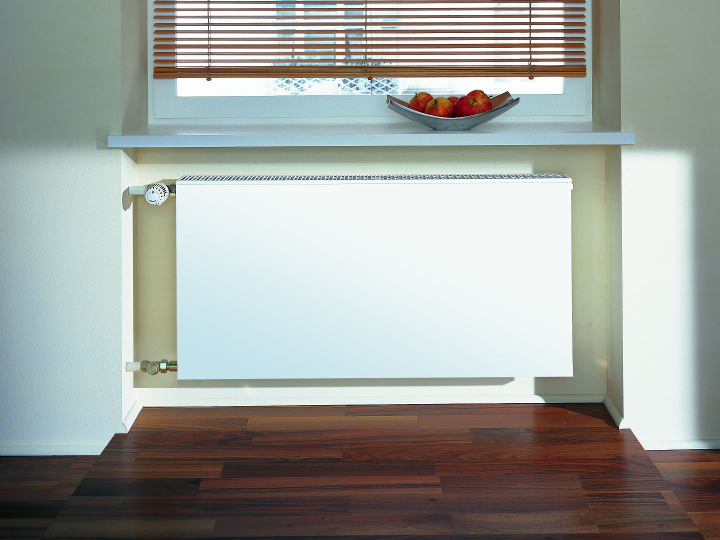 Kermi x2 Plan-K-DIN T12 559x66x905 QN937, RAL9016, 10bar, m.Abd, BK