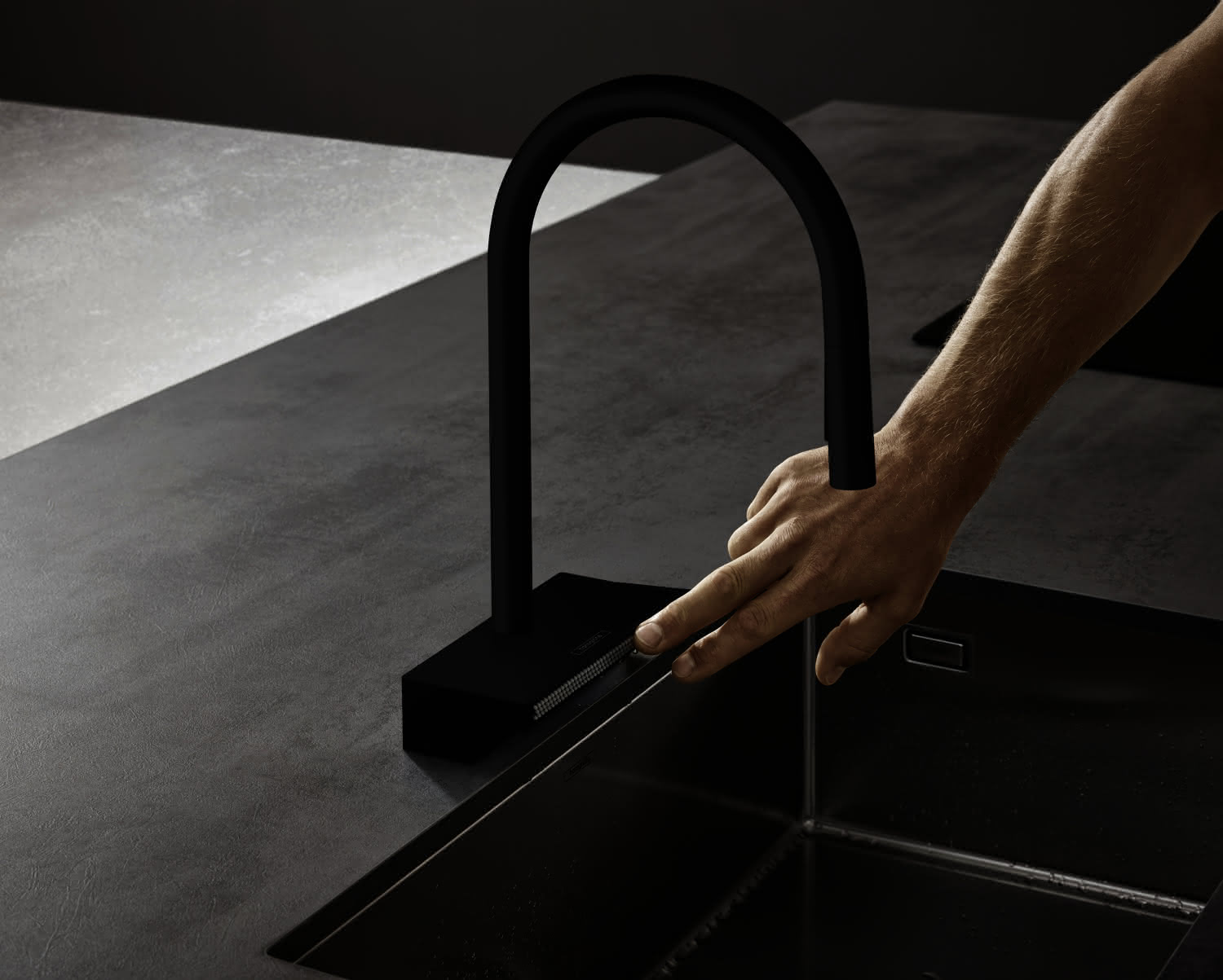 Hansgrohe Spültischmischer 170 Aquno Select M81 Ausziehbrause 3jet mattschwarz