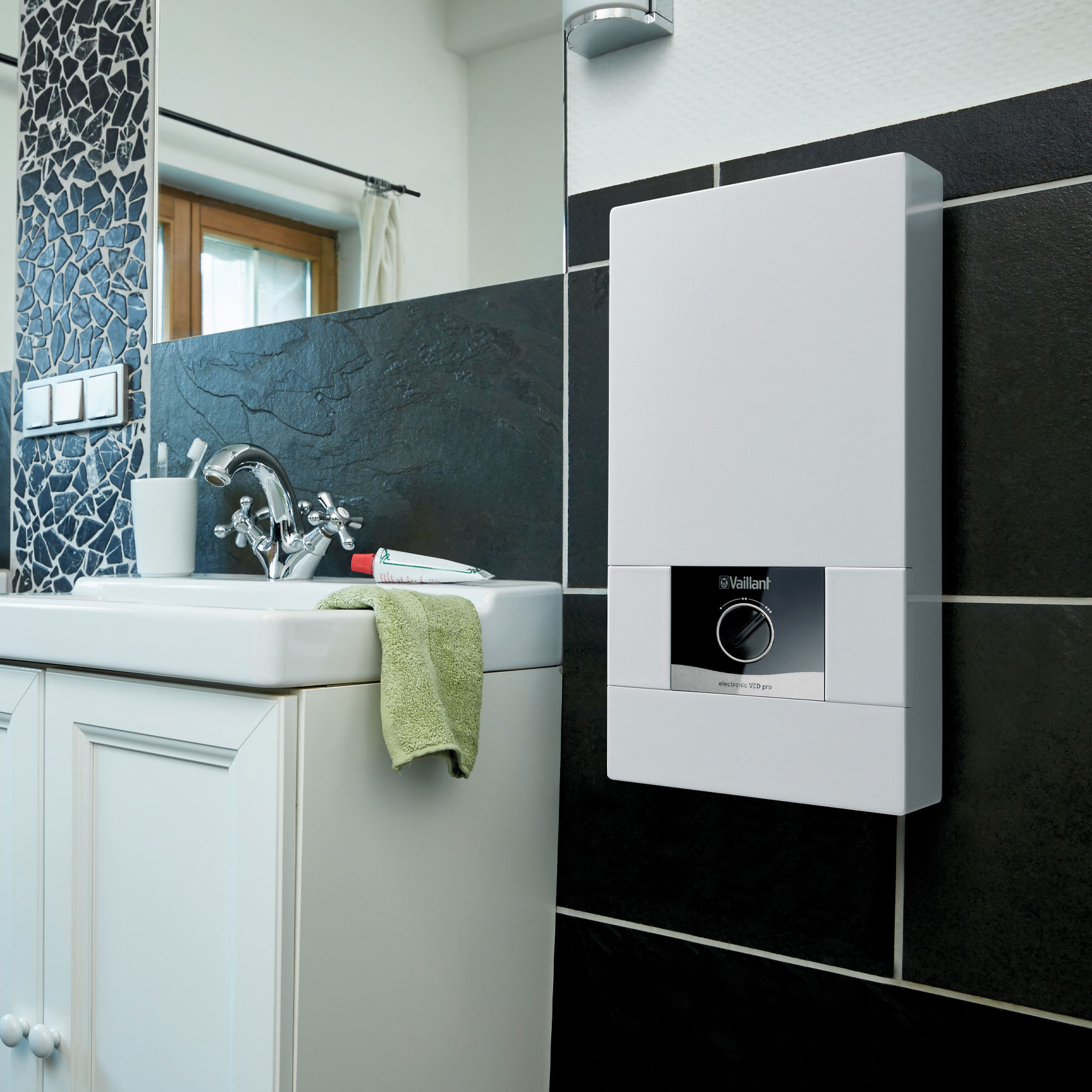 Vaillant electronicVED E 24/8 B pro Elektro-Durchlauferhitzer elektr. gest.